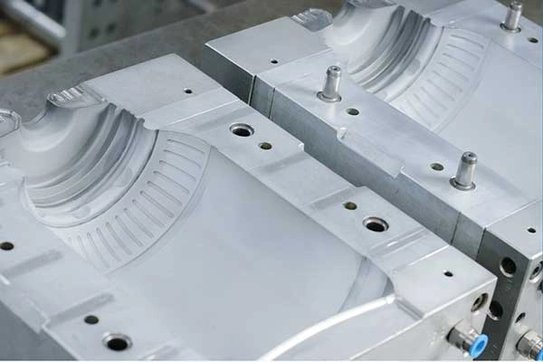 Extrusion Mold